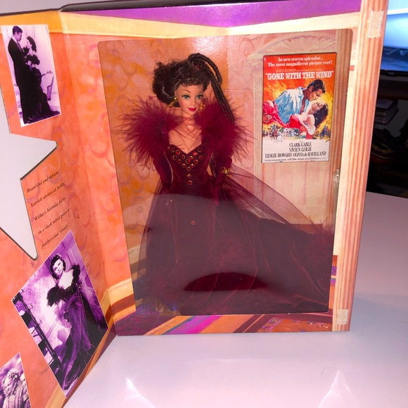 Hollywood Legends Collection Starring Barbie as Scarlett O’Hara - Picture 1 of 15